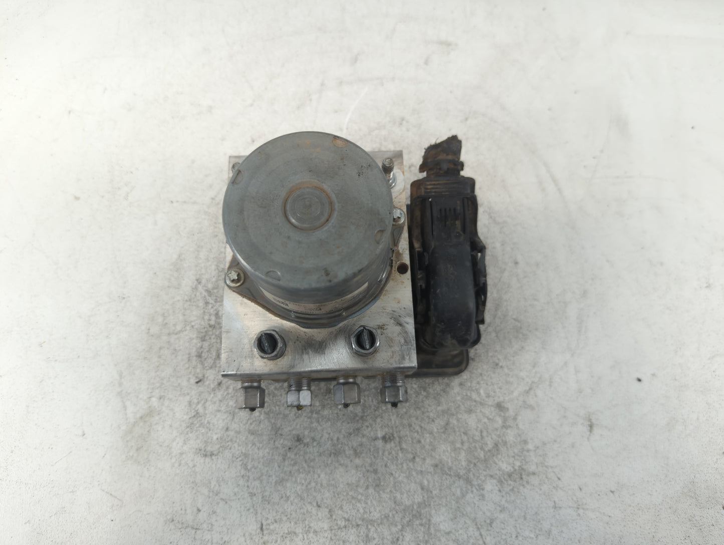 2014 Chrysler Town & Country ABS Pump Control Module Replacement P/N:P68183803AC Fits OEM Used Auto Parts - Oemusedautoparts