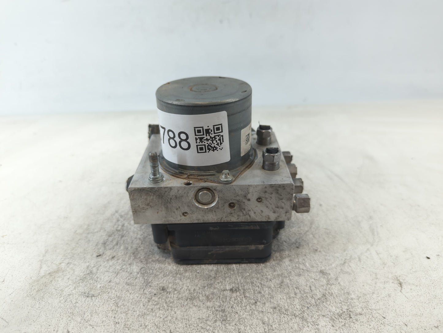 2014 Chrysler Town & Country ABS Pump Control Module Replacement P/N:P68183803AC Fits OEM Used Auto Parts - Oemusedautoparts