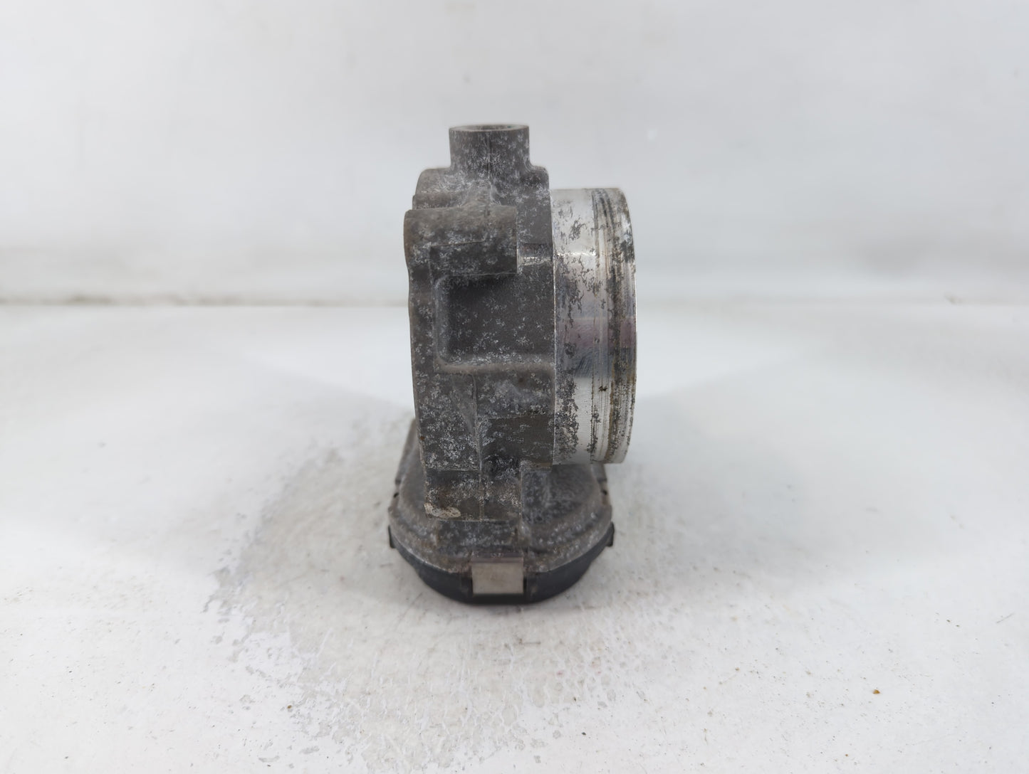 2011-2016 Chrysler Town & Country Throttle Body P/N:05184349AC Fits OEM Used Auto Parts - Oemusedautoparts1.com