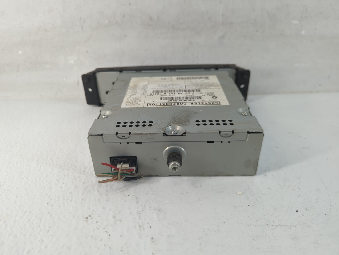 2012-2016 Chrysler Town & Country Radio AM FM Cd Player Receiver Replacement P/N:P05064063AE Fits OEM Used Auto Parts - Oemu