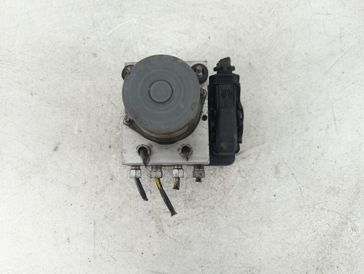 2015 Dodge Caravan ABS Pump Control Module Replacement P/N:P68183803AC Fits Fits 2016 2017 2018 2019 2020 OEM Used Auto Part