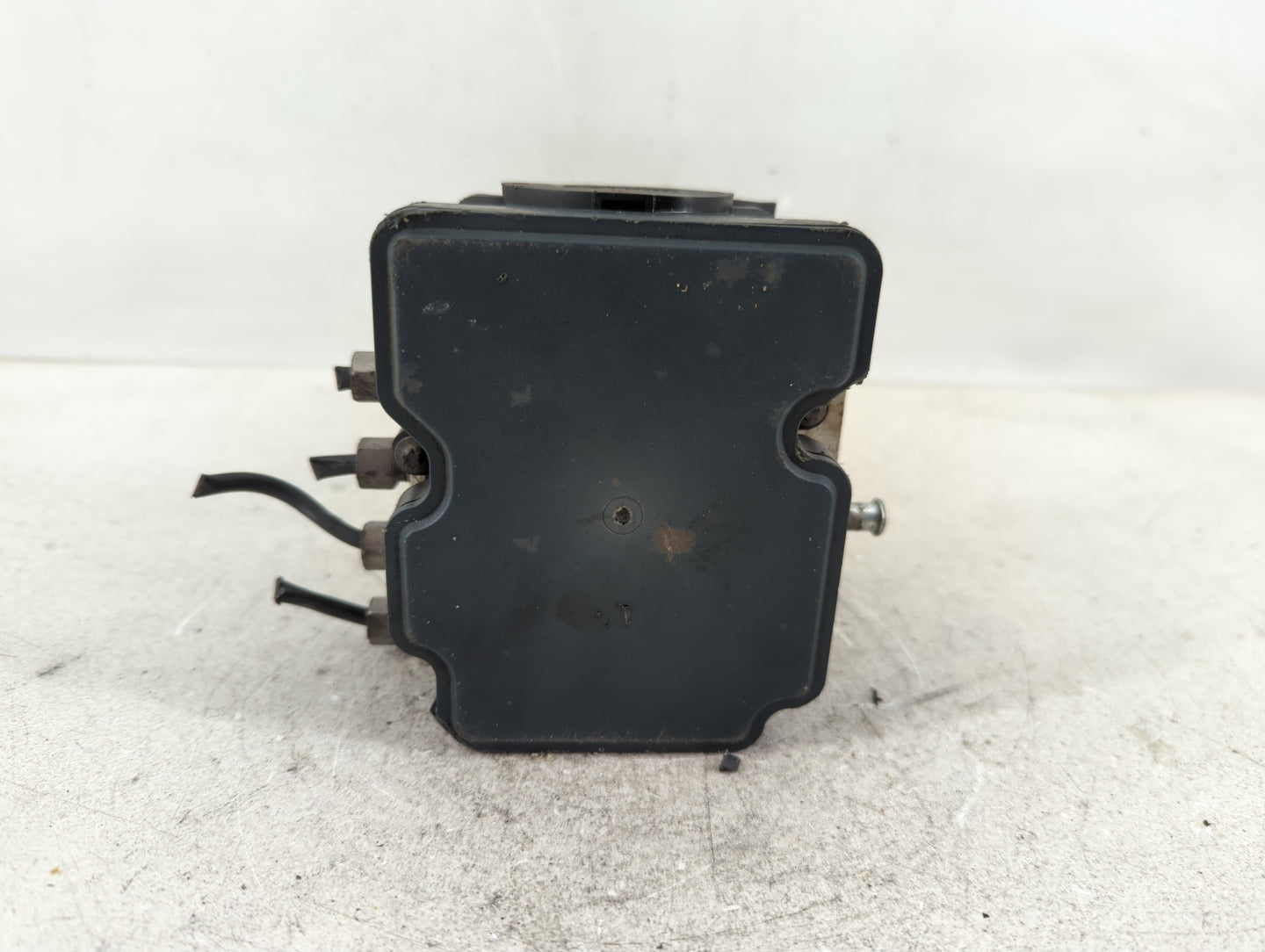 2015 Dodge Caravan ABS Pump Control Module Replacement P/N:P68183803AC Fits Fits 2016 2017 2018 2019 2020 OEM Used Auto Part