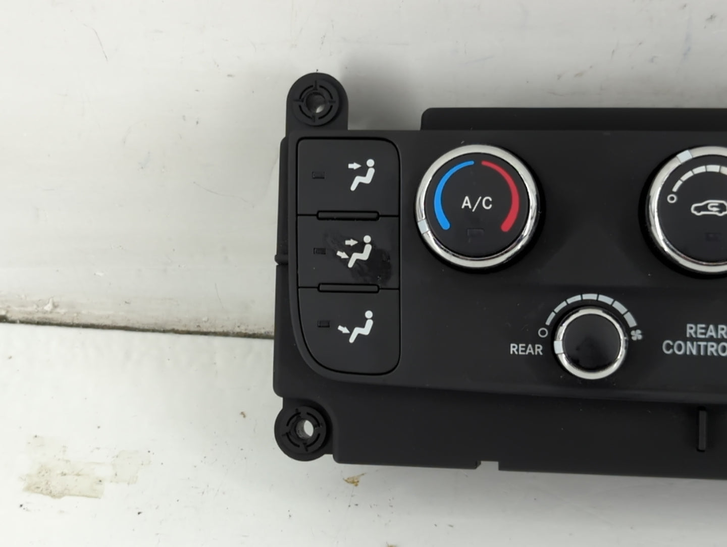 2015 Dodge Caravan Climate Control Module Temperature AC/Heater Replacement P/N:P55111240AH Fits OEM Used Auto Parts - Oemus