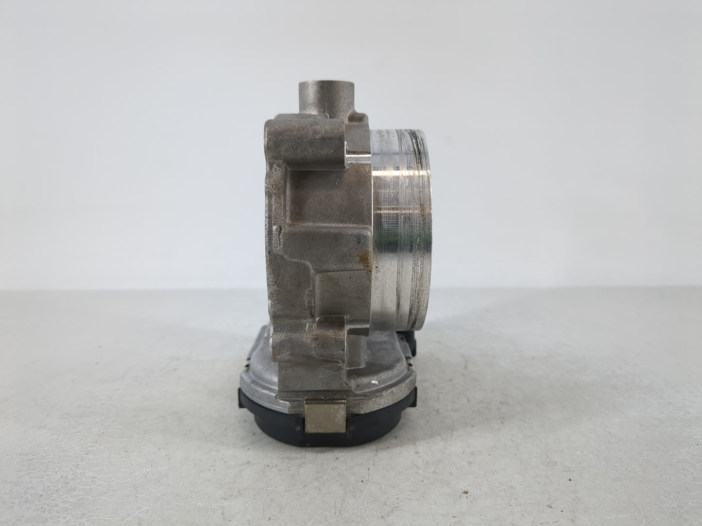 2015 Dodge Caravan Throttle Body P/N:05184349AC Fits Fits 2011 2012 2013 2014 2016 2017 2018 2019 2020 2021 2022 OEM Used Au