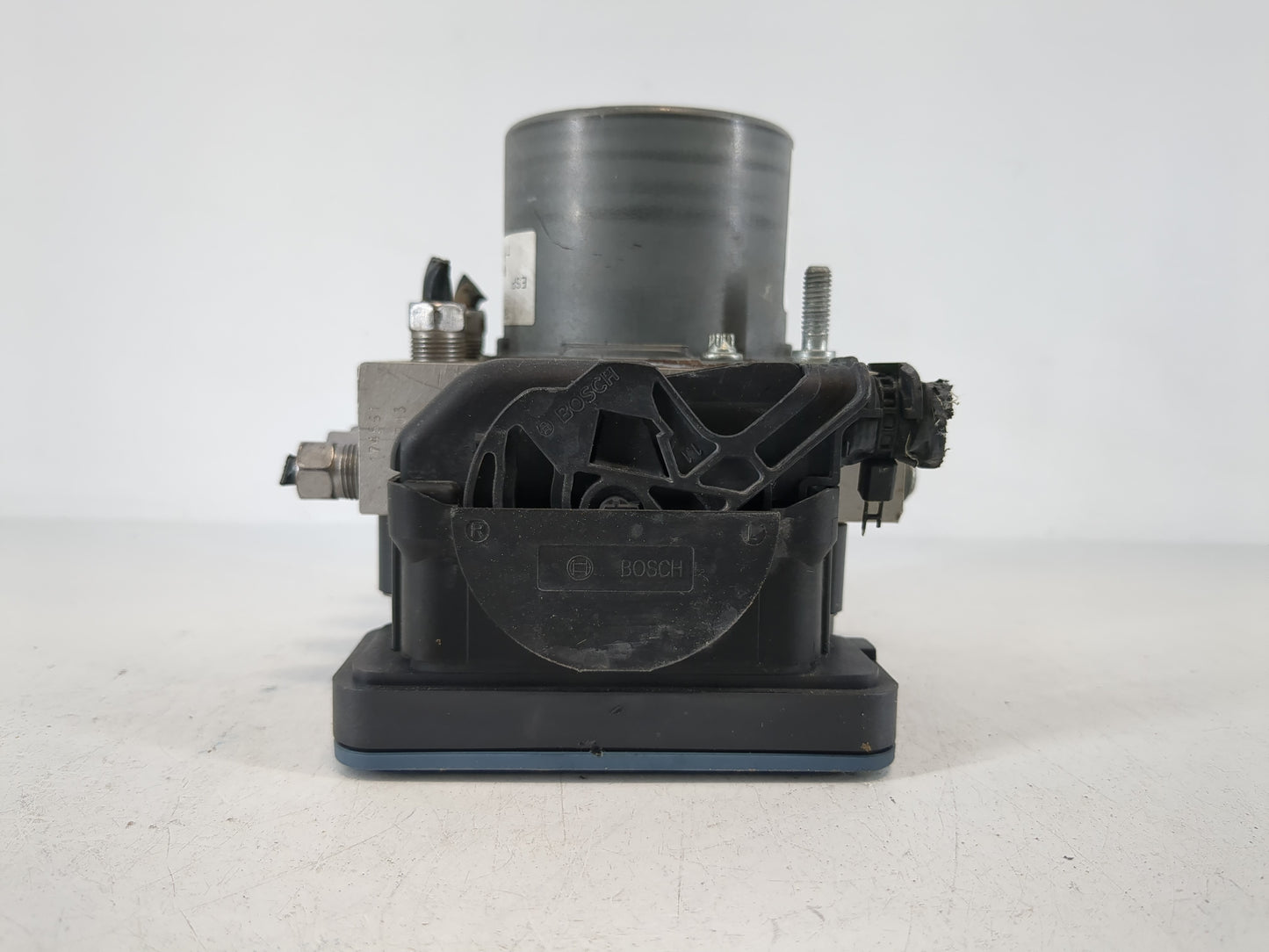 2015 Dodge Caravan ABS Pump Control Module Replacement P/N:P68183803AC Fits Fits 2016 2017 2018 2019 2020 OEM Used Auto Part