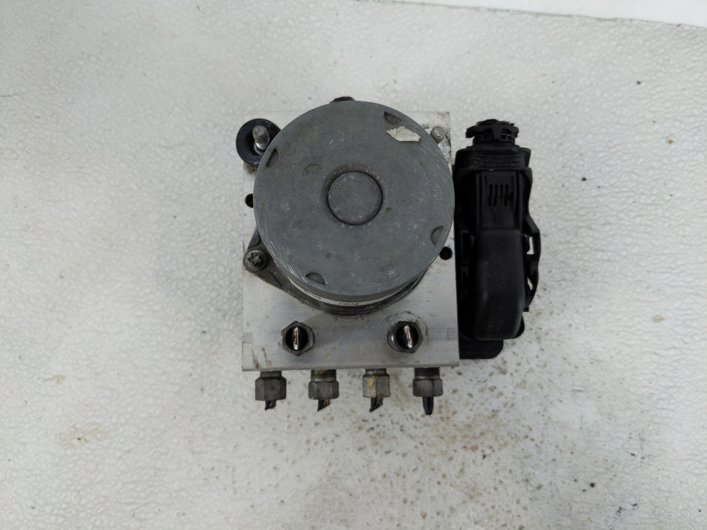 2015 Dodge Caravan ABS Pump Control Module Replacement P/N:P68183803AC Fits Fits 2016 2017 2018 2019 2020 OEM Used Auto Part