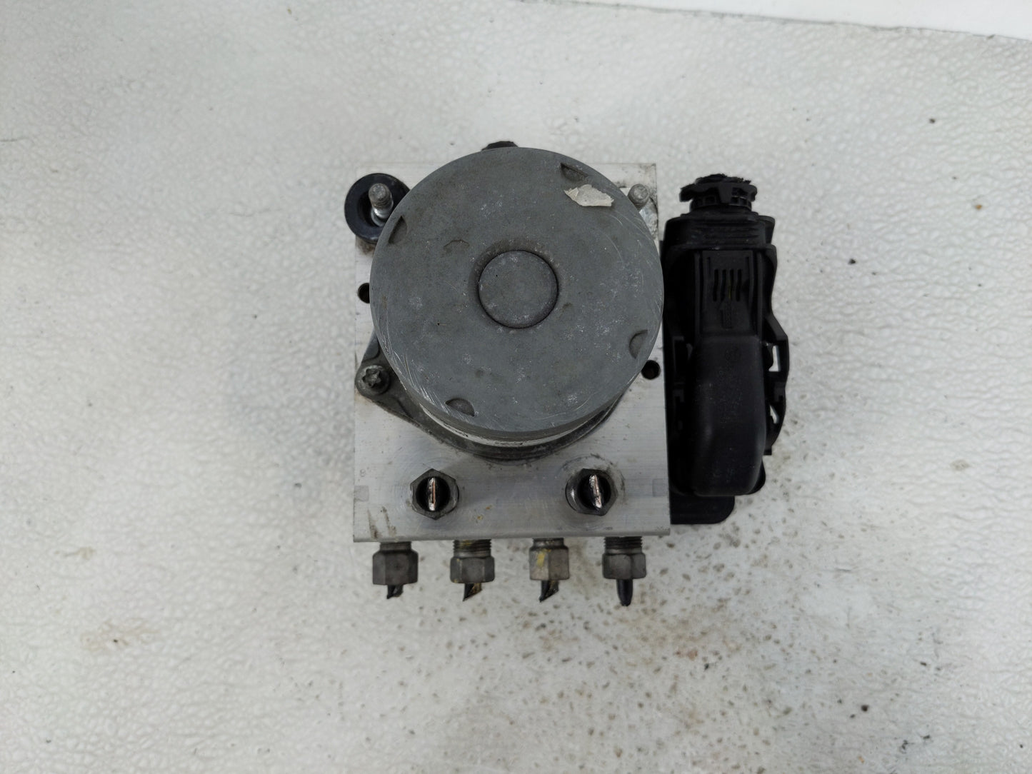 2015 Dodge Caravan ABS Pump Control Module Replacement P/N:P68183803AC Fits Fits 2016 2017 2018 2019 2020 OEM Used Auto Part