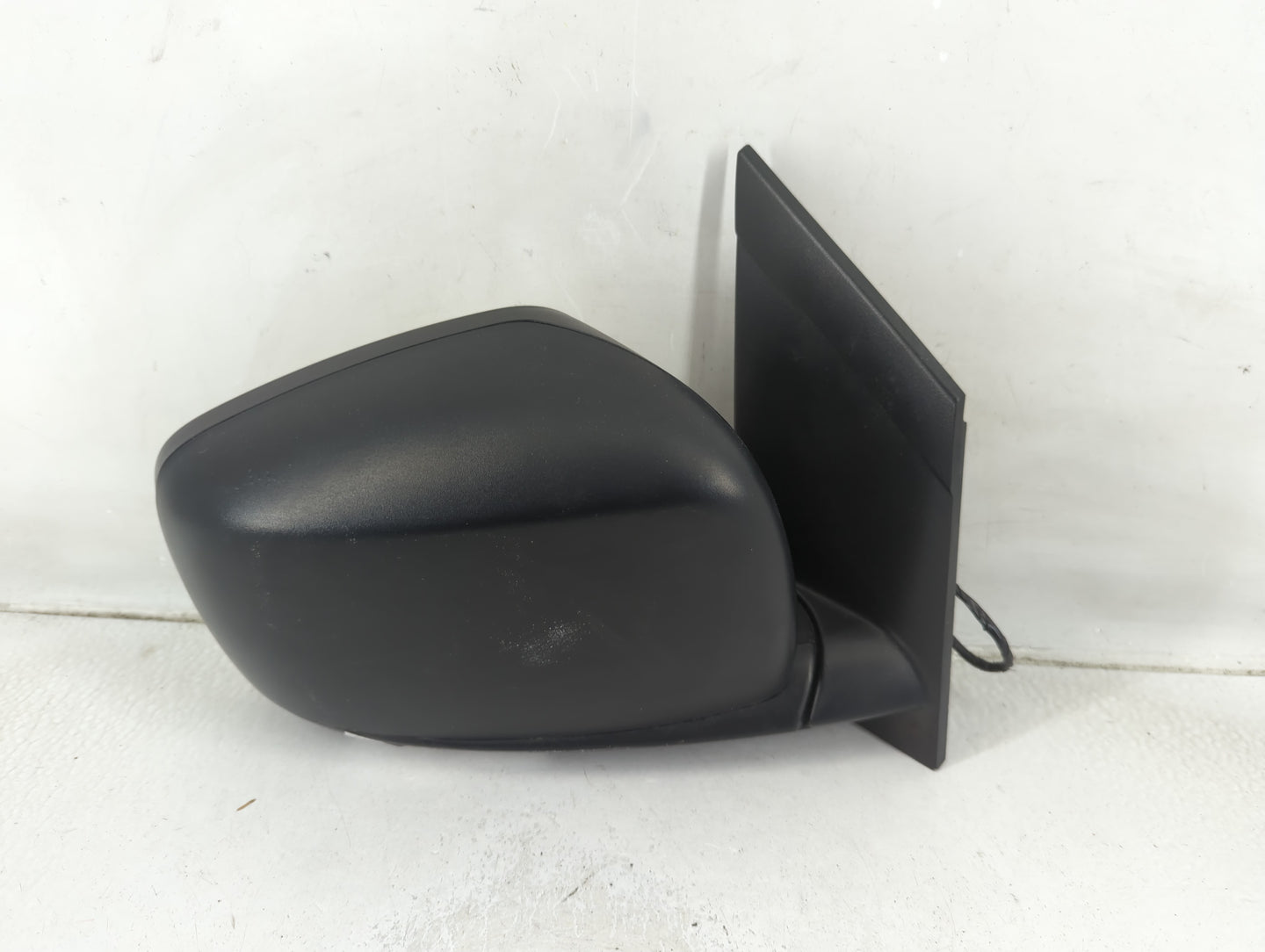 2015 Dodge Caravan Passenger Side View Mirror - Right Door Mirror OEM Used - Oemusedautoparts1.com