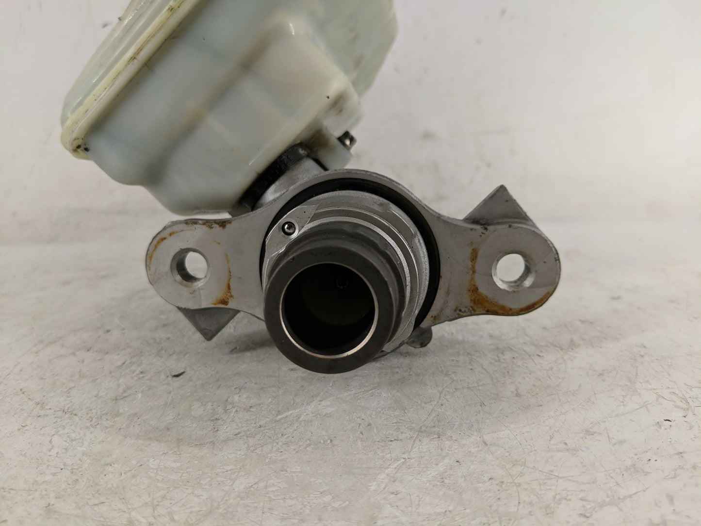 Dodge Caravan Brake Master Cylinder 1220899 - Oemusedautoparts1.com