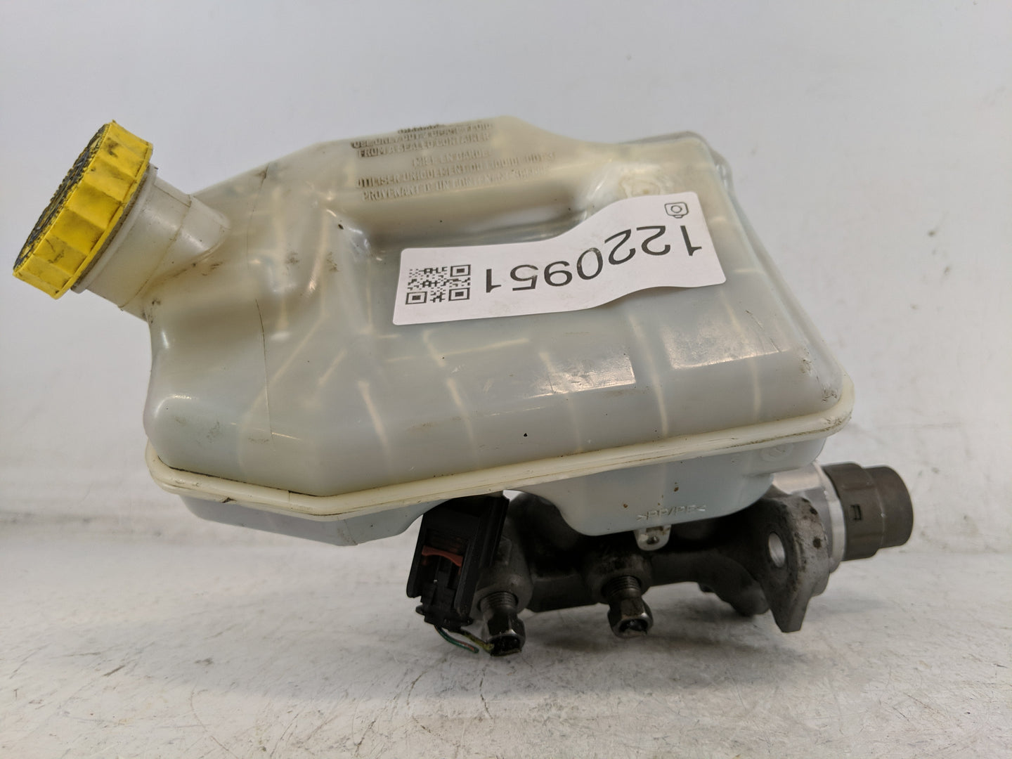 Dodge Caravan Brake Master Cylinder - Oemusedautoparts1.com