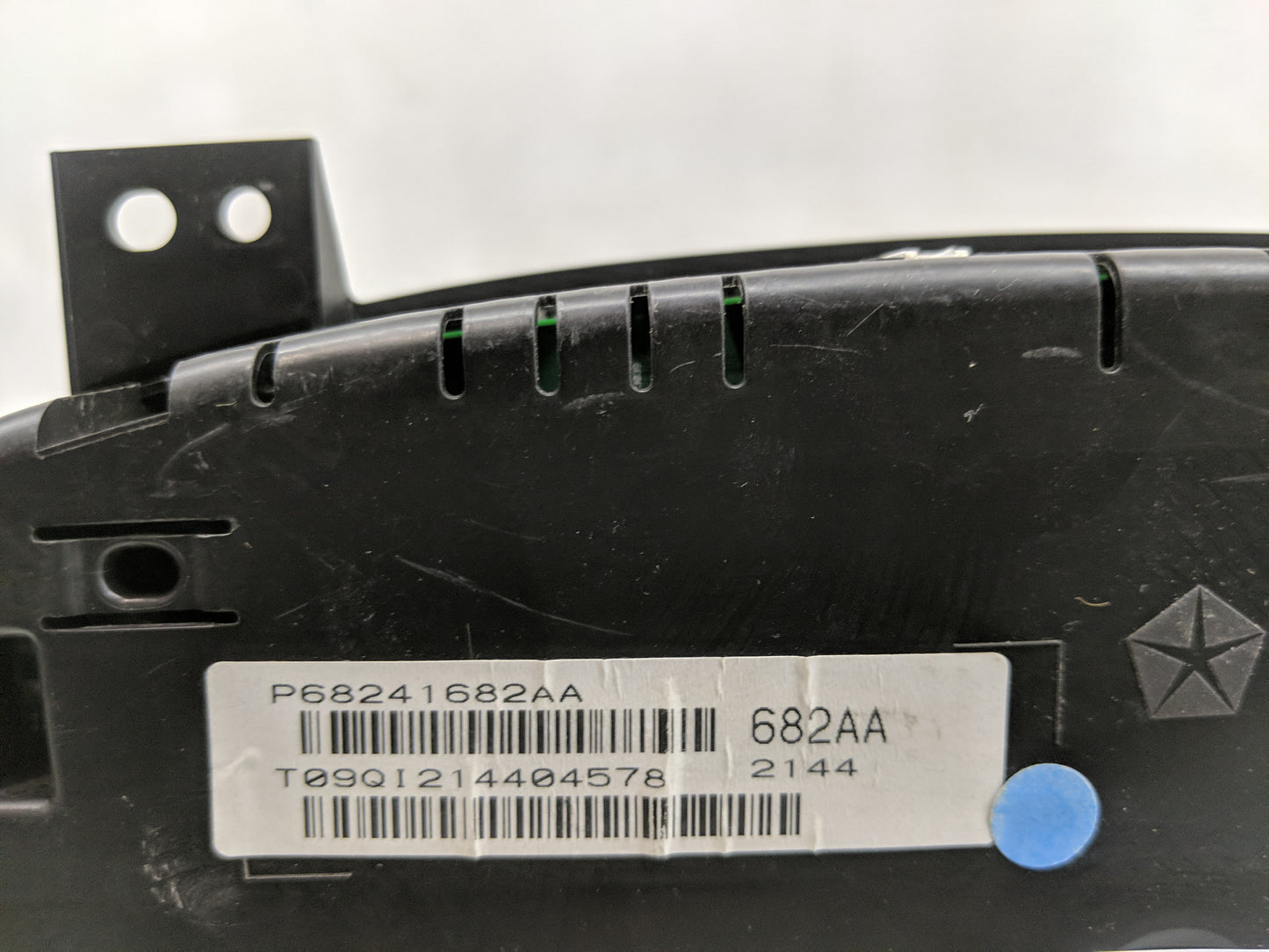 2015 Dodge Caravan Instrument Cluster Speedometer Gauges P/N:68241682AA Fits Fits 2016 2017 2018 OEM Used Auto Parts - Oemus