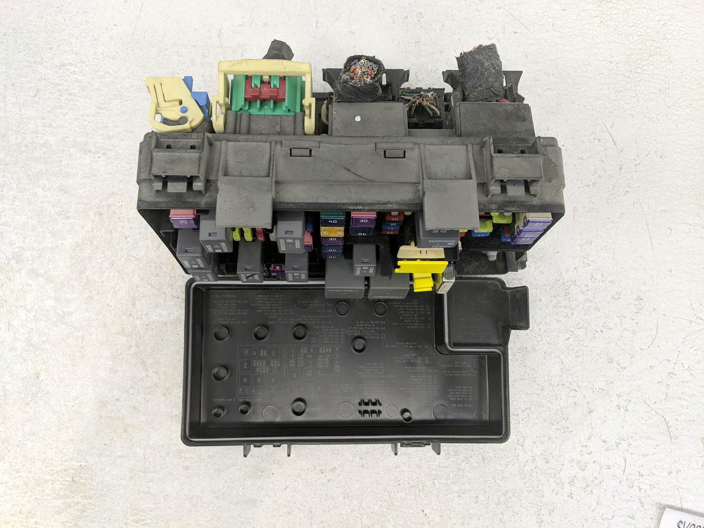 Dodge Caravan Fusebox Fuse Box Relay Module Tipm 68239606aa - Oemusedautoparts1.com