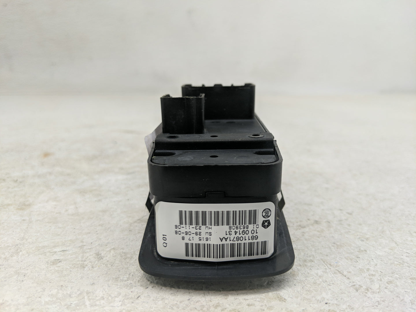 2015 Dodge Caravan Master Power Window Switch Replacement Driver Side Left P/N:68110871AA Fits OEM Used Auto Parts - Oemused