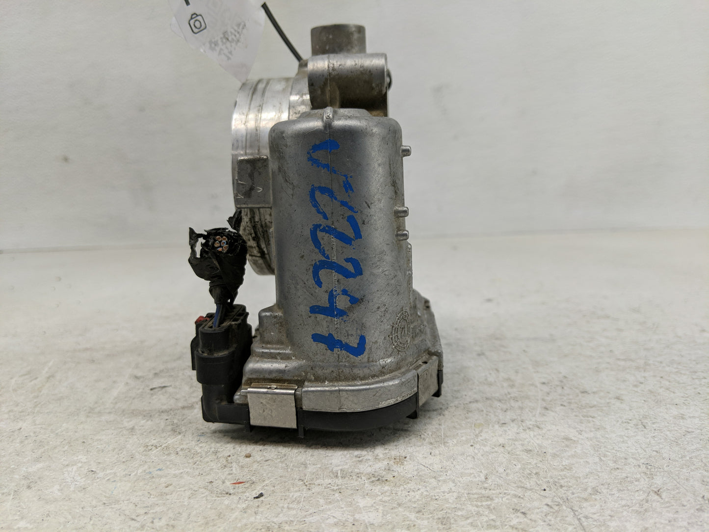 2015 Dodge Caravan Throttle Body P/N:05184349AC Fits Fits 2011 2012 2013 2014 2016 2017 2018 2019 2020 2021 2022 OEM Used Au