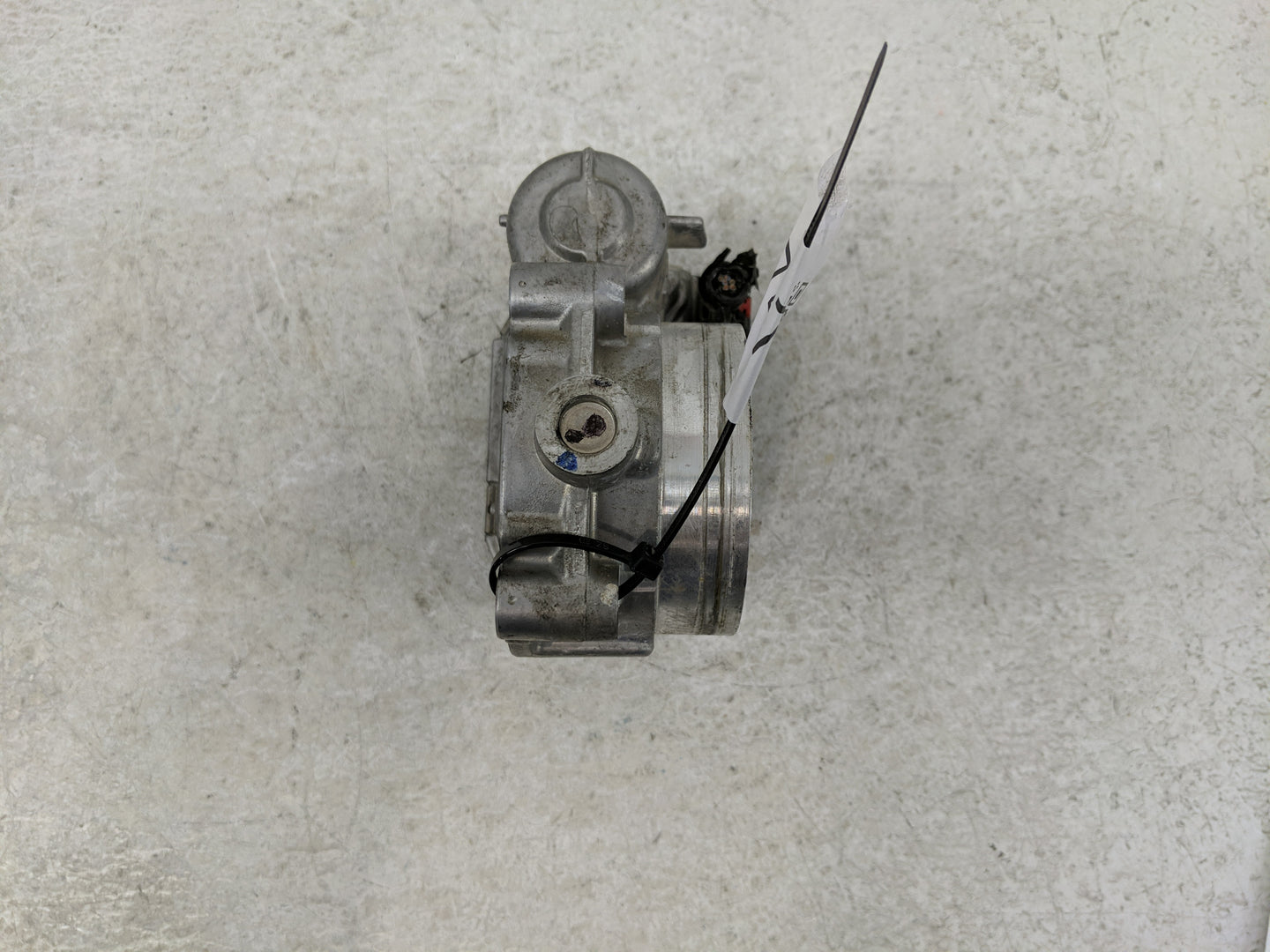 2015 Dodge Caravan Throttle Body P/N:05184349AC Fits Fits 2011 2012 2013 2014 2016 2017 2018 2019 2020 2021 2022 OEM Used Au