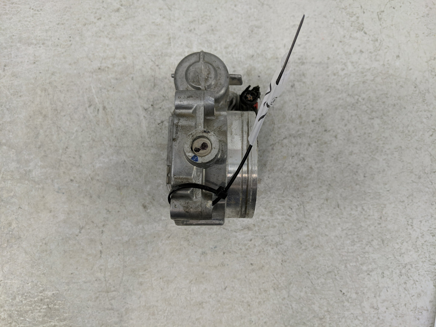 2015 Dodge Caravan Throttle Body P/N:05184349AC Fits Fits 2011 2012 2013 2014 2016 2017 2018 2019 2020 2021 2022 OEM Used Au