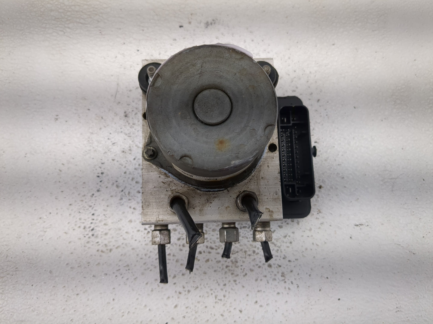 2015 Dodge Caravan ABS Pump Control Module Replacement P/N:68183803AC Fits Fits 2016 2017 2018 2019 2020 OEM Used Auto Parts