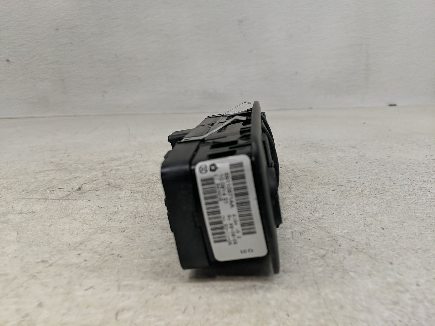 2015 Dodge Caravan Master Power Window Switch Replacement Driver Side Left P/N:PM901-463 Fits Fits 2012 2013 2014 2016 OEM U
