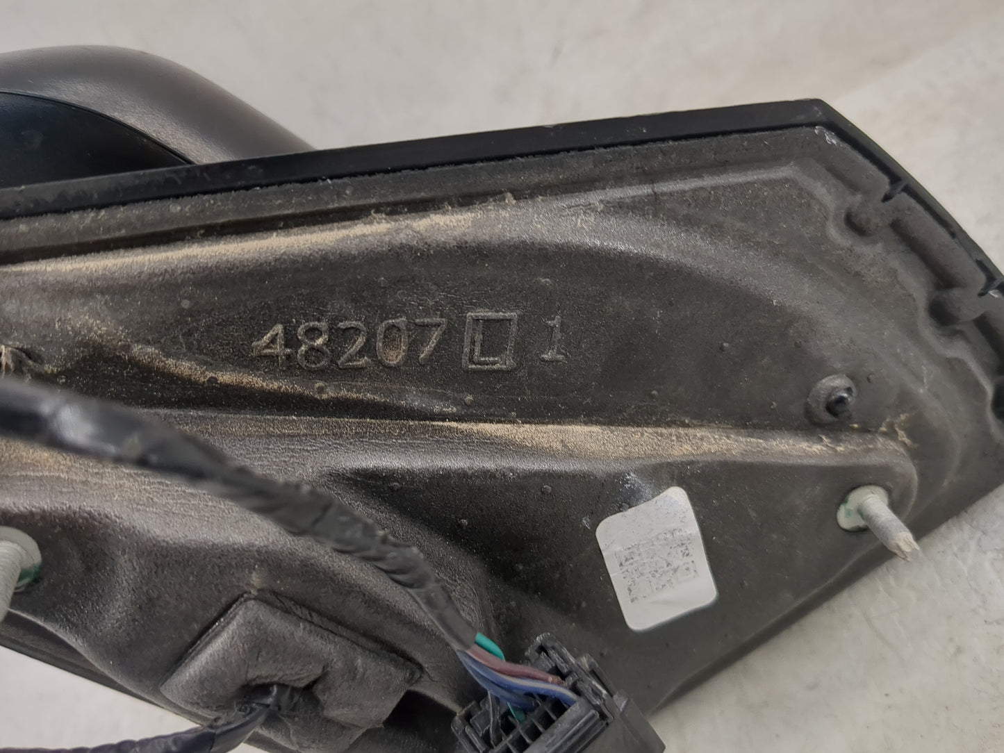 2015 Dodge Caravan Driver Side View Mirror - Left Door Mirror OEM Used - Oemusedautoparts1.com