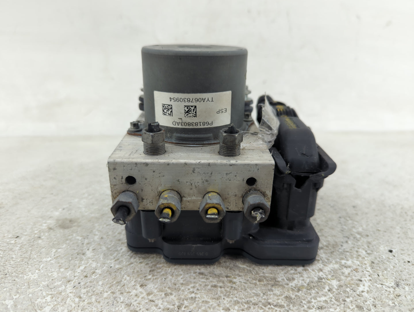 2015 Dodge Caravan ABS Pump Control Module Replacement P/N:P68183803AD Fits Fits 2016 2017 2018 2019 2020 OEM Used Auto Part
