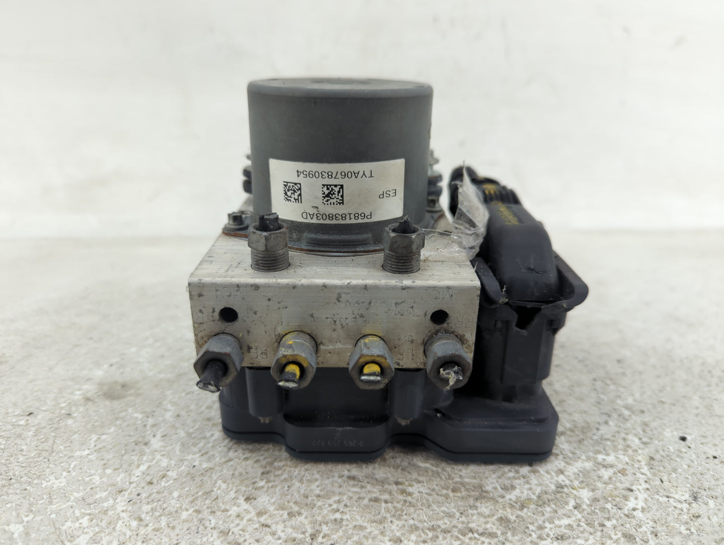 2015 Dodge Caravan ABS Pump Control Module Replacement P/N:P68183803AD Fits Fits 2016 2017 2018 2019 2020 OEM Used Auto Part