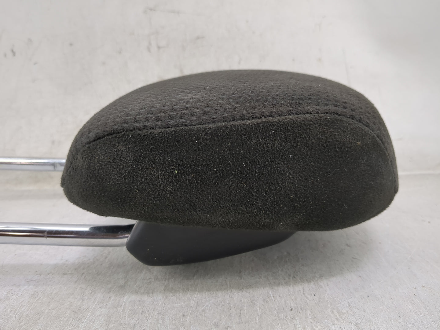 2015 Dodge Caravan Headrest Head Rest Rear Center Seat Fits Fits 2011 2012 2013 2014 2016 2017 2018 OEM Used Auto Parts - Oe
