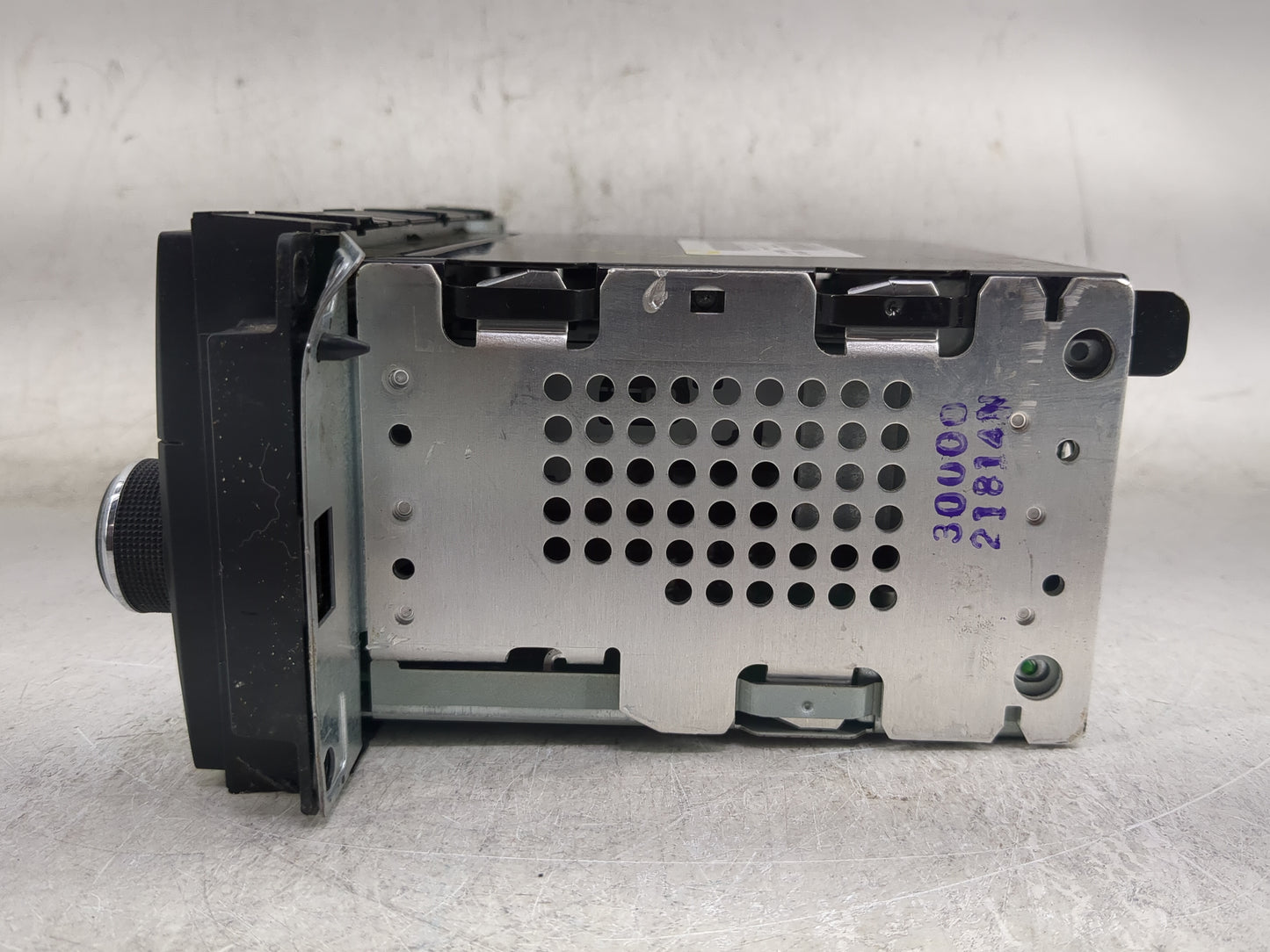 2015 Dodge Caravan Radio AM FM Cd Player Receiver Replacement P/N:P05091301AC SPNP05091301AC Fits OEM Used Auto Parts - Oemu