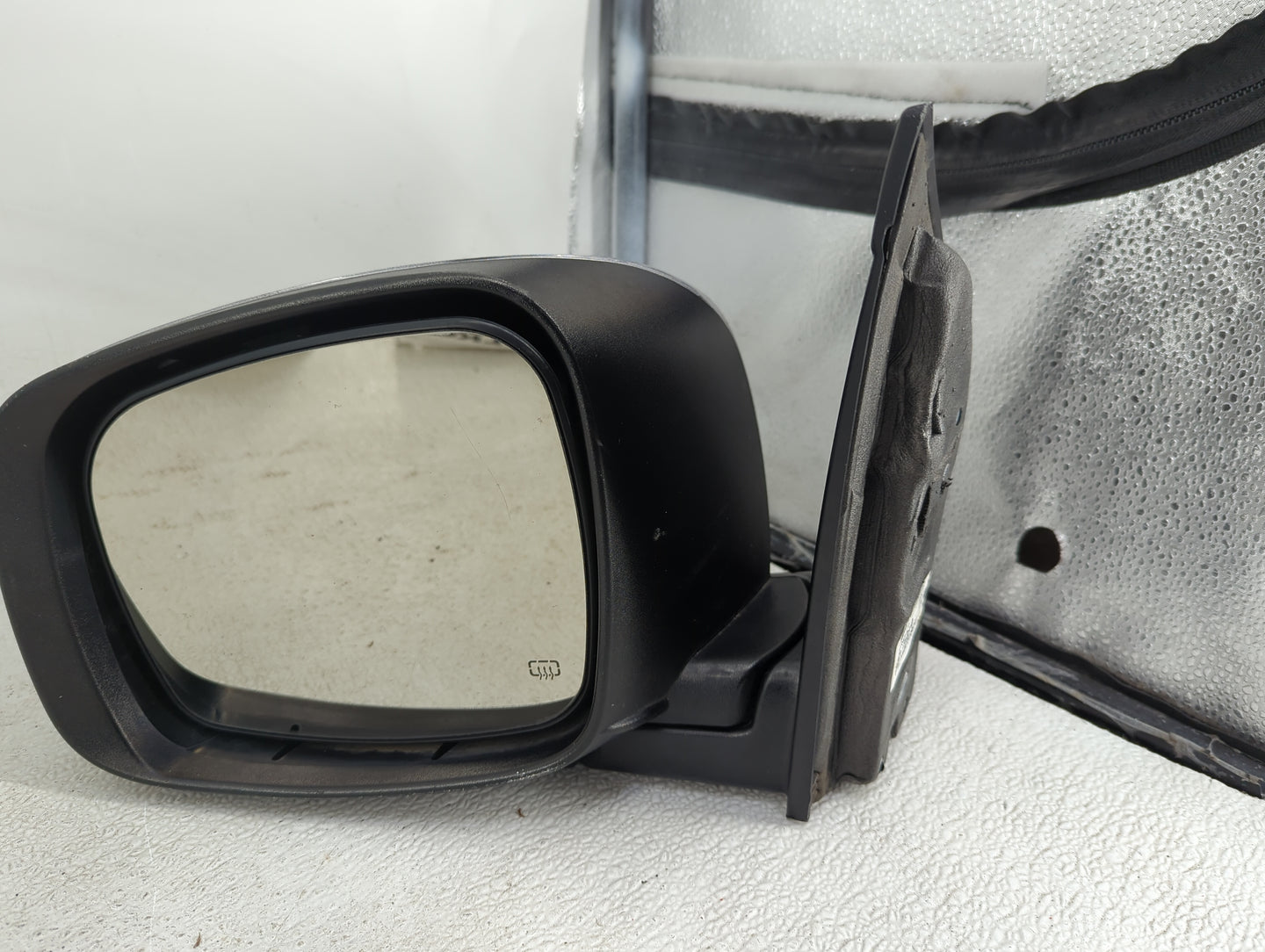 2015 Dodge Caravan Driver Side View Mirror - Left Door Mirror OEM Used - Oemusedautoparts1.com