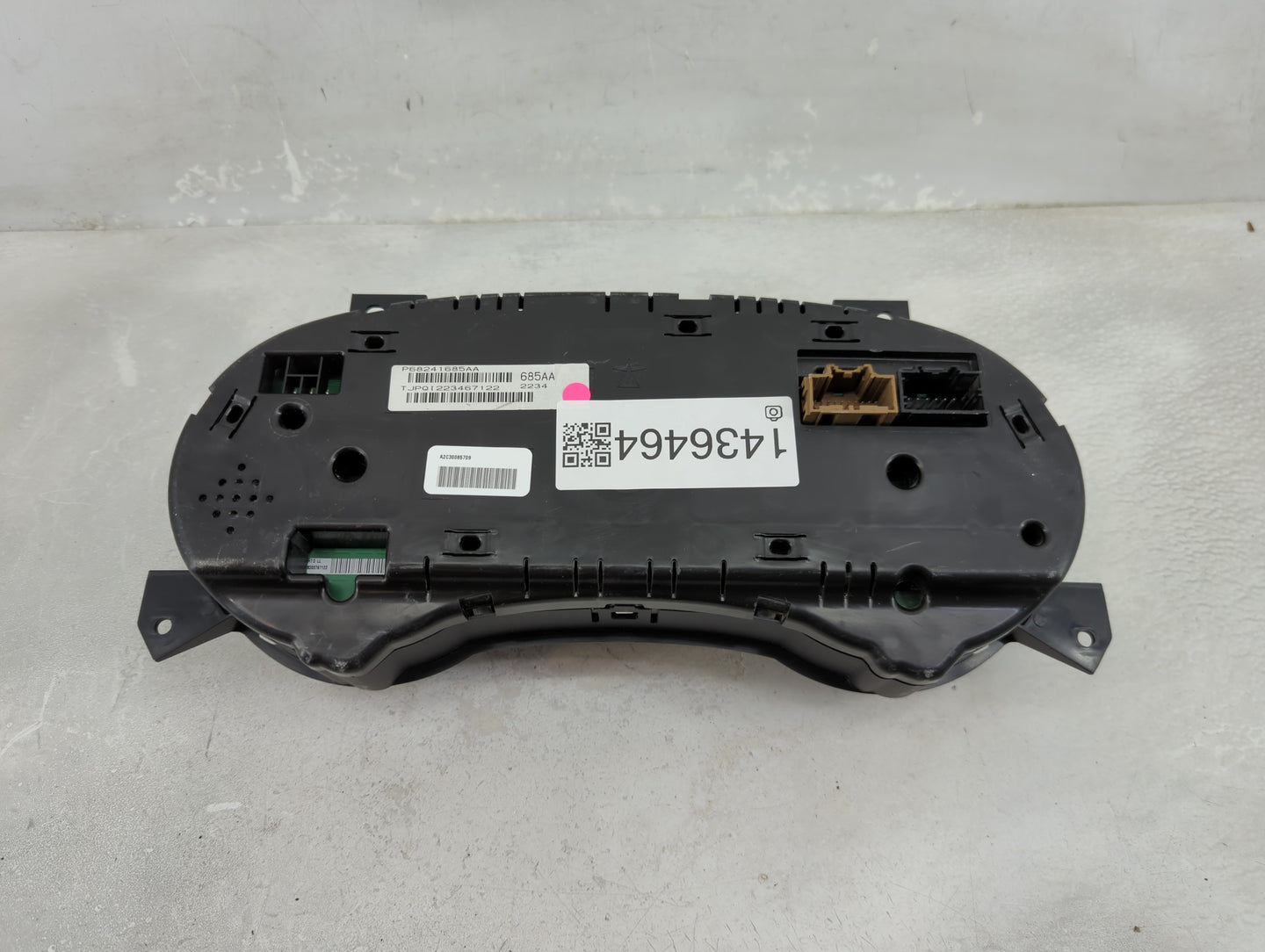2015 Dodge Caravan Instrument Cluster Speedometer Gauges P/N:P68241685AA Fits Fits 2016 2017 2018 OEM Used Auto Parts - Oemu