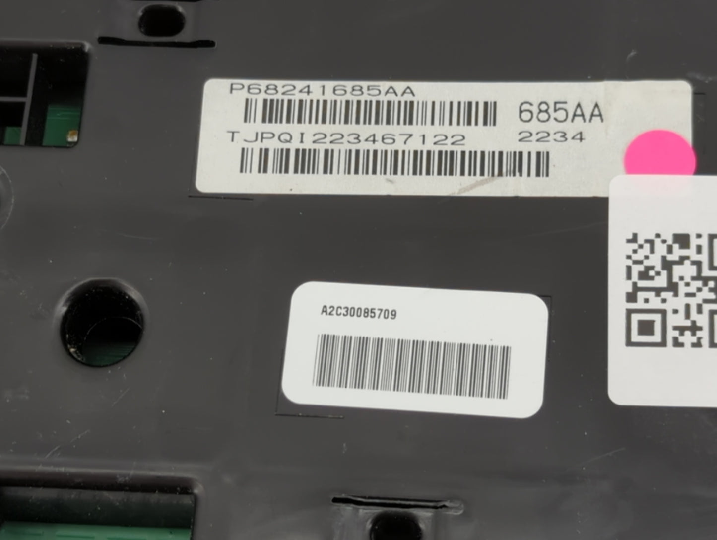 2015 Dodge Caravan Instrument Cluster Speedometer Gauges P/N:P68241685AA Fits Fits 2016 2017 2018 OEM Used Auto Parts - Oemu