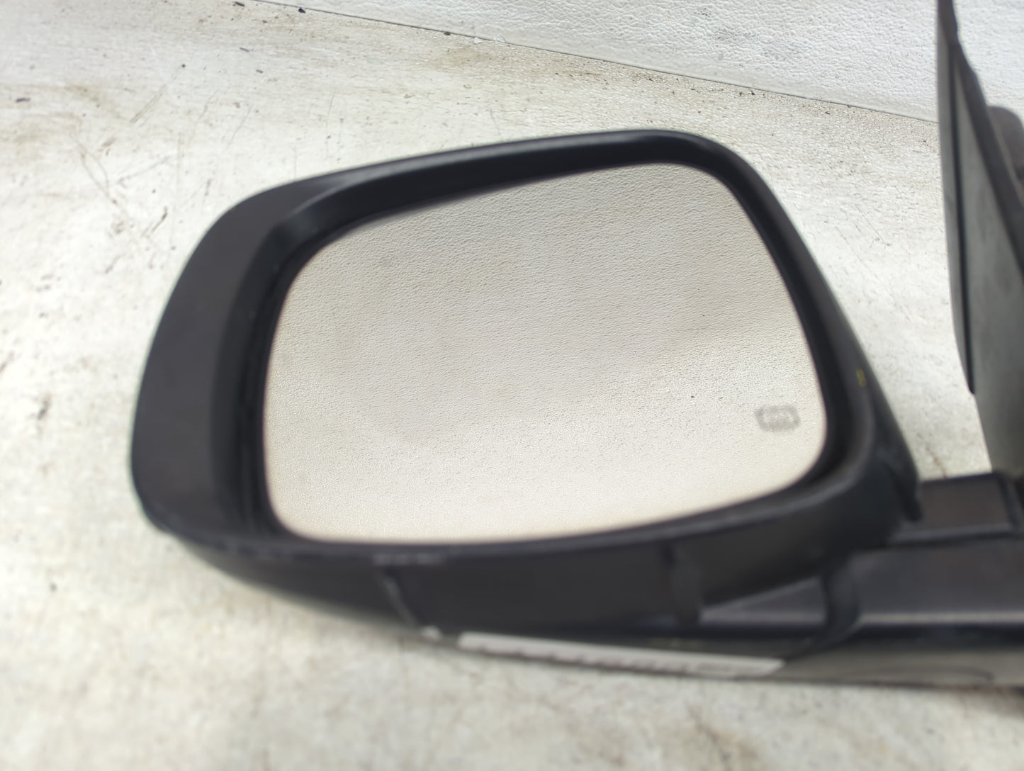 2015 Dodge Caravan Driver Side View Mirror - Left Door Mirror OEM Used - Oemusedautoparts1.com