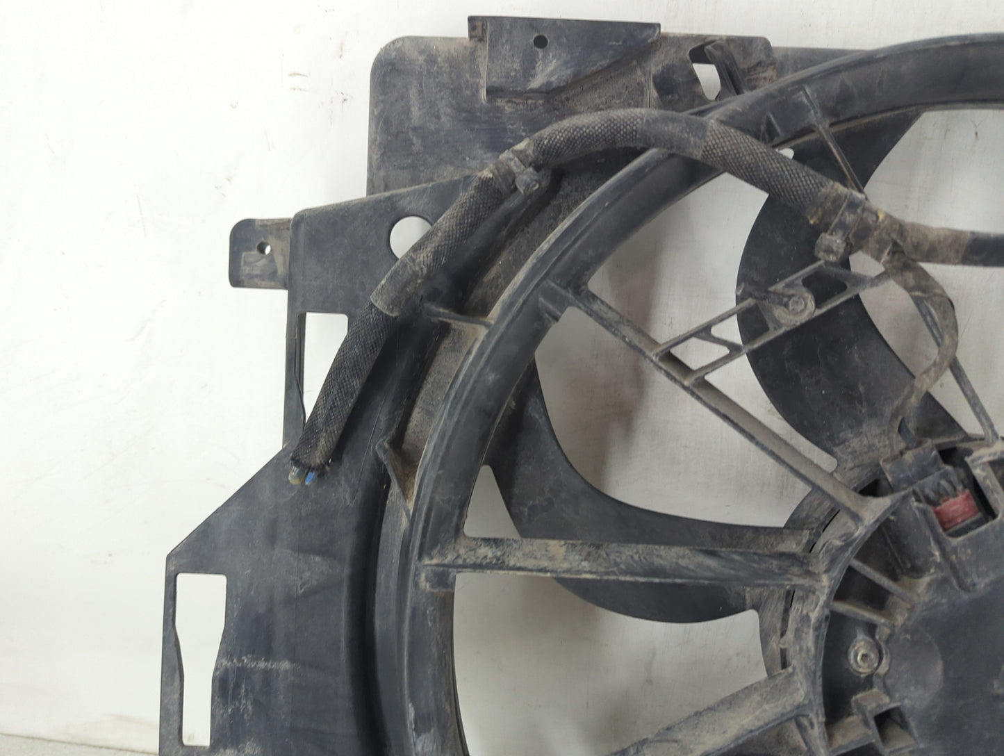 2015 Dodge Caravan Electric Radiator Cooling Fan Motor Assembly Fits OEM Used Auto Parts - Oemusedautoparts1.com