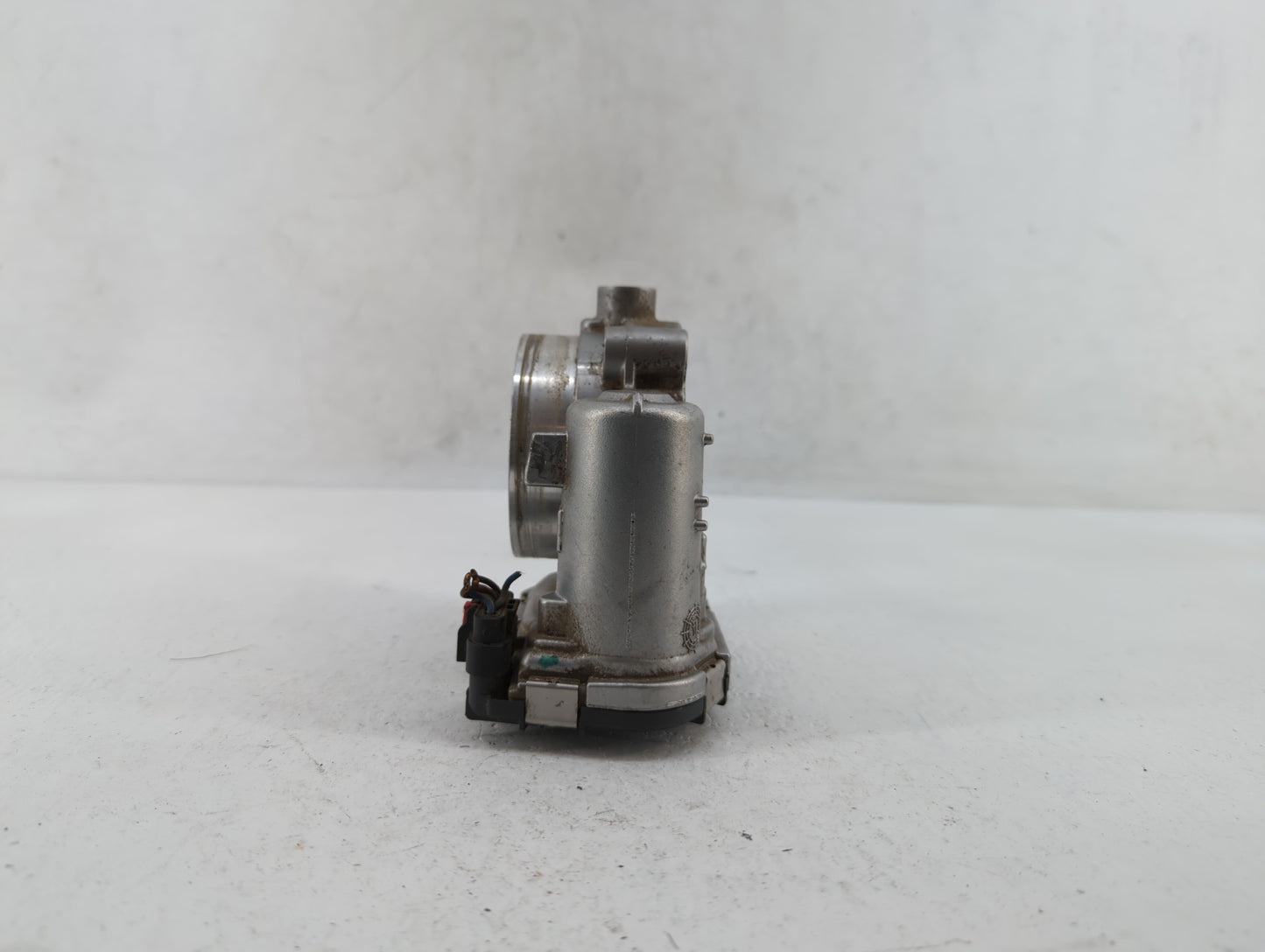 2015 Dodge Caravan Throttle Body P/N:05184349AC Fits Fits 2011 2012 2013 2014 2016 2017 2018 2019 2020 2021 2022 OEM Used Au