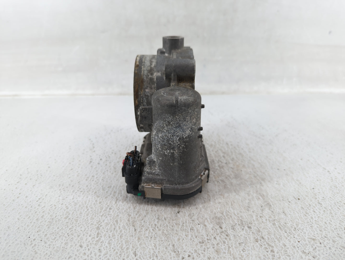 2015 Dodge Caravan Throttle Body P/N:05184349AC Fits Fits 2011 2012 2013 2014 2016 2017 2018 2019 2020 2021 2022 OEM Used Au