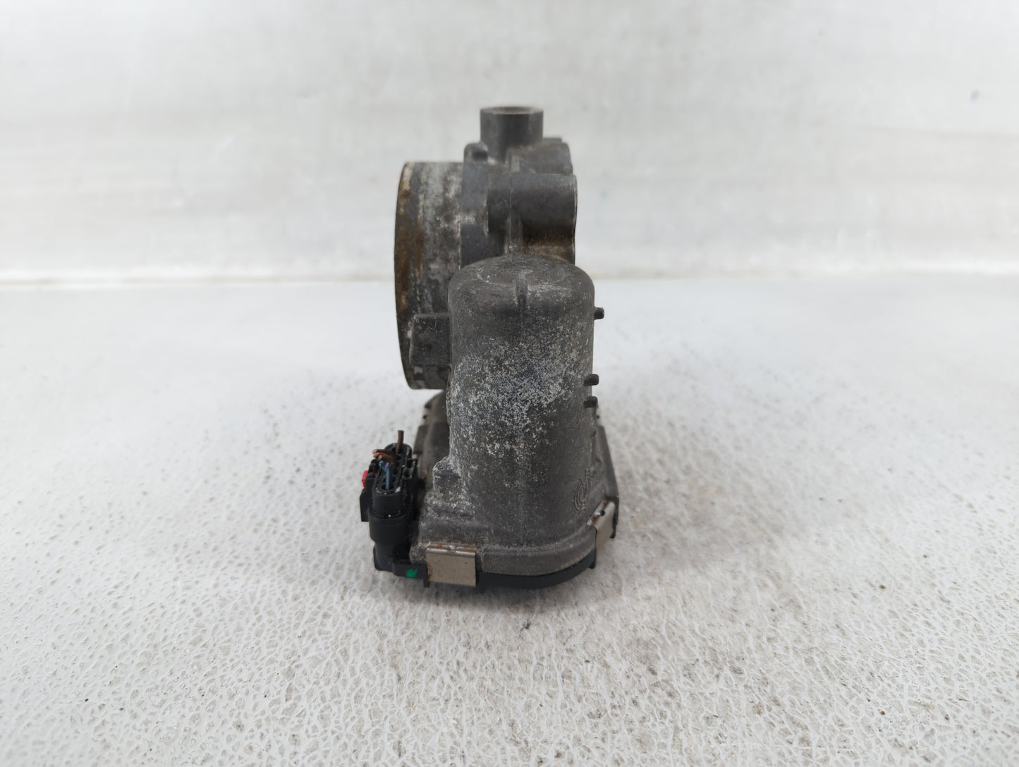 2015 Dodge Caravan Throttle Body P/N:05184349AC Fits Fits 2011 2012 2013 2014 2016 2017 2018 2019 2020 2021 2022 OEM Used Au