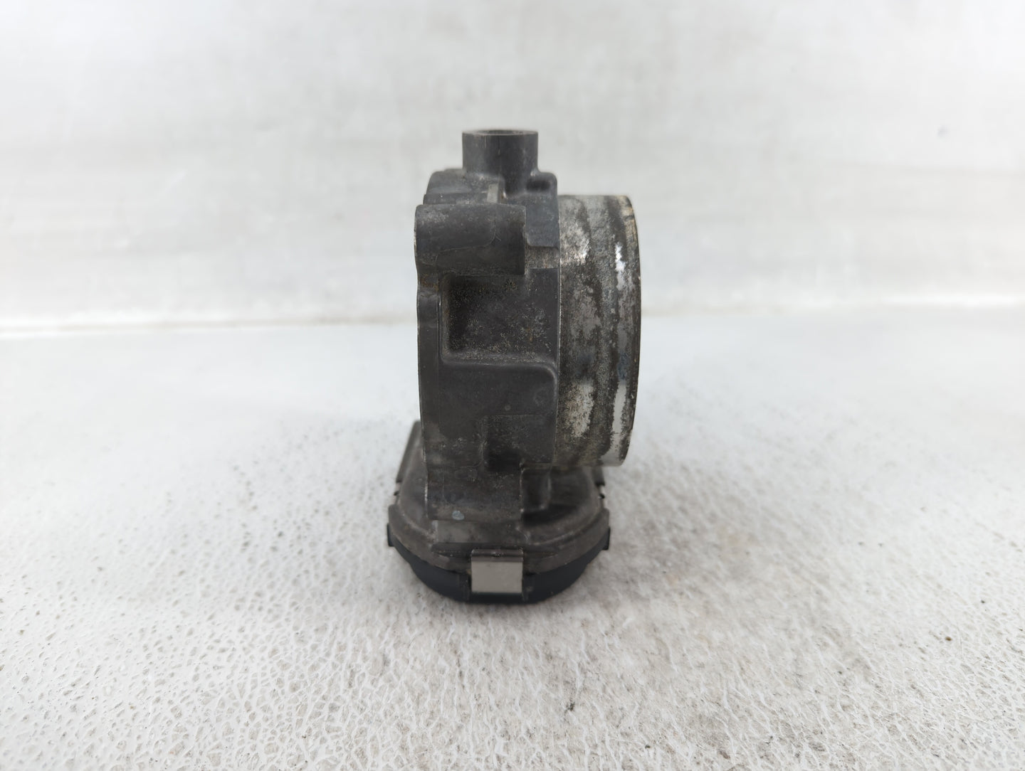 2015 Dodge Caravan Throttle Body P/N:05184349AC Fits Fits 2011 2012 2013 2014 2016 2017 2018 2019 2020 2021 2022 OEM Used Au