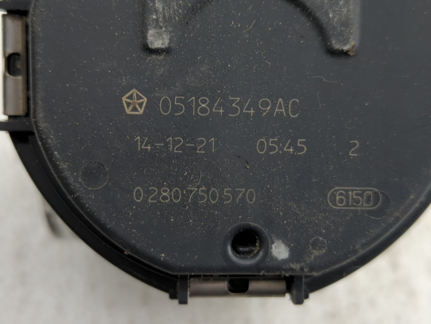 2015 Dodge Caravan Throttle Body P/N:05184349AC Fits Fits 2011 2012 2013 2014 2016 2017 2018 2019 2020 2021 2022 OEM Used Au