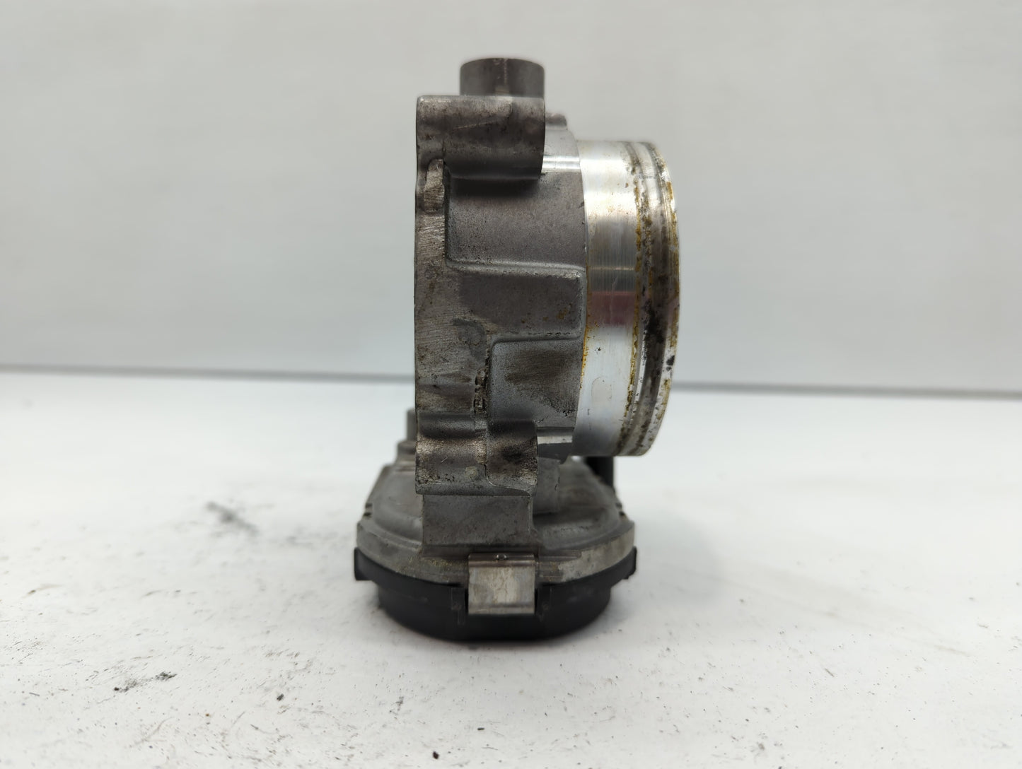 2015 Dodge Caravan Throttle Body P/N:05184349AC Fits Fits 2011 2012 2013 2014 2016 2017 2018 2019 2020 2021 2022 OEM Used Au