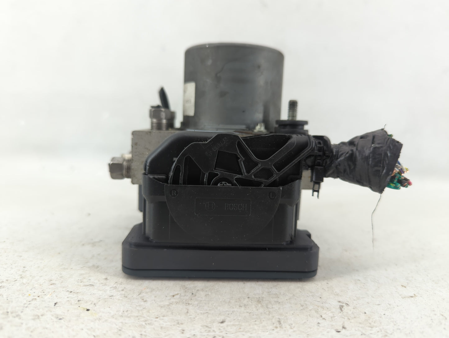 2015 Dodge Caravan ABS Pump Control Module Replacement P/N:O68183803AC Fits Fits 2016 2017 2018 2019 2020 OEM Used Auto Part