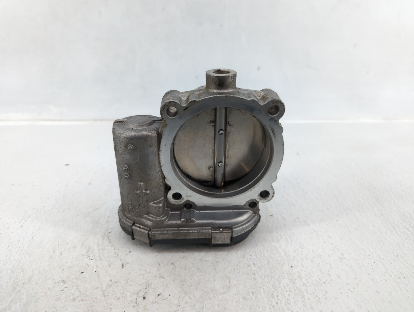2015 Dodge Caravan Throttle Body P/N:05484349AC Fits Fits 2011 2012 2013 2014 2016 2017 2018 2019 2020 2021 2022 OEM Used Au