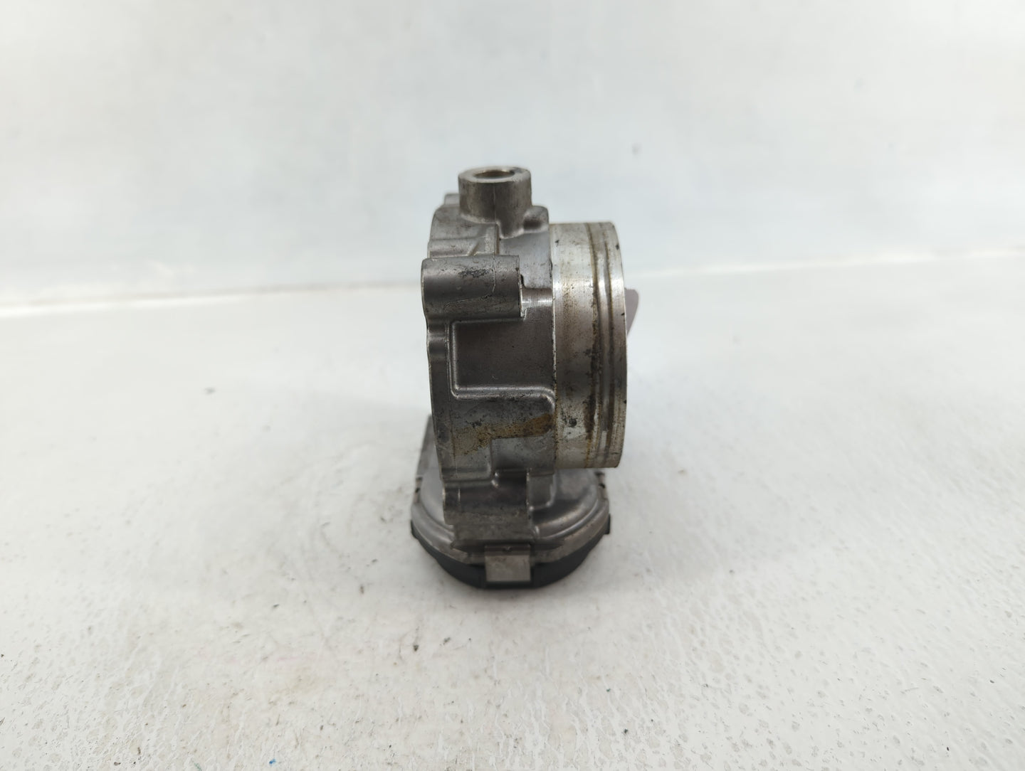 2015 Dodge Caravan Throttle Body P/N:05484349AC Fits Fits 2011 2012 2013 2014 2016 2017 2018 2019 2020 2021 2022 OEM Used Au