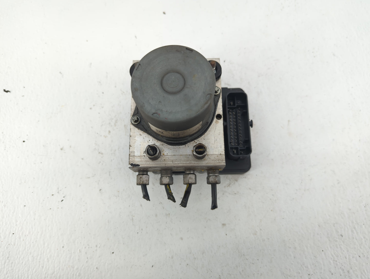 2015 Dodge Caravan ABS Pump Control Module Replacement P/N:P68183803AC Fits Fits 2016 2017 2018 2019 2020 OEM Used Auto Part