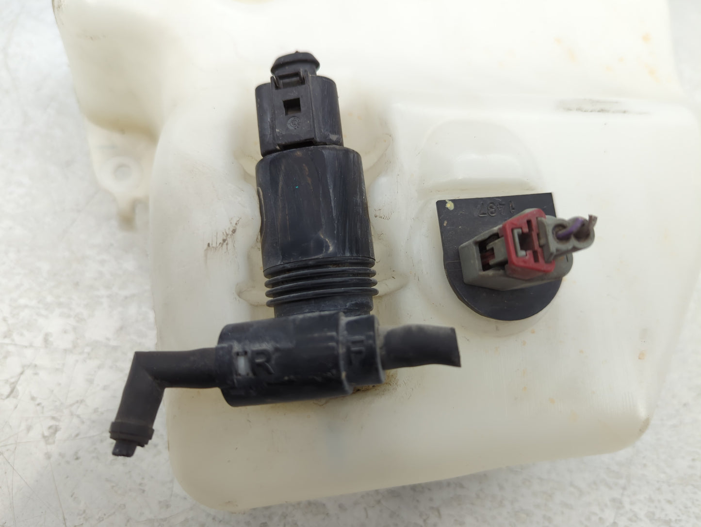 Dodge Caravan Windshield Washer Fluid Reservoir Bottle Oem - Oemusedautoparts1.com