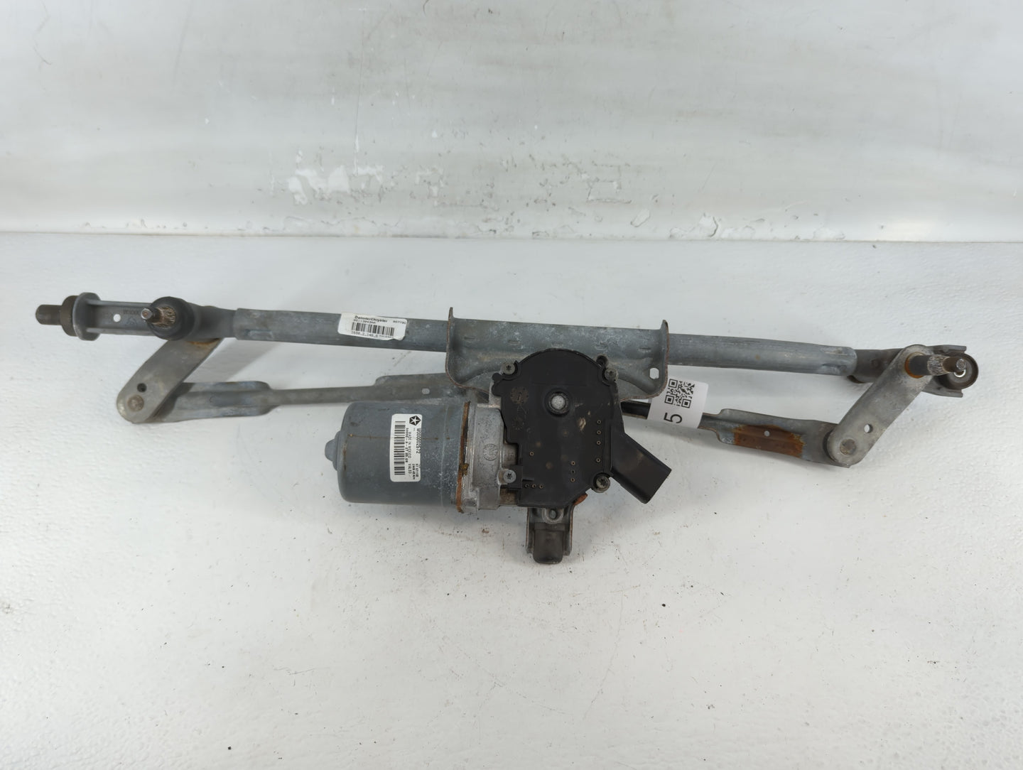 2015 Dodge Caravan Front Windshield Wiper Motor P/N:59990-A-27 E000002572 Fits Fits 2008 2009 2010 2011 2012 2013 2014 2016 