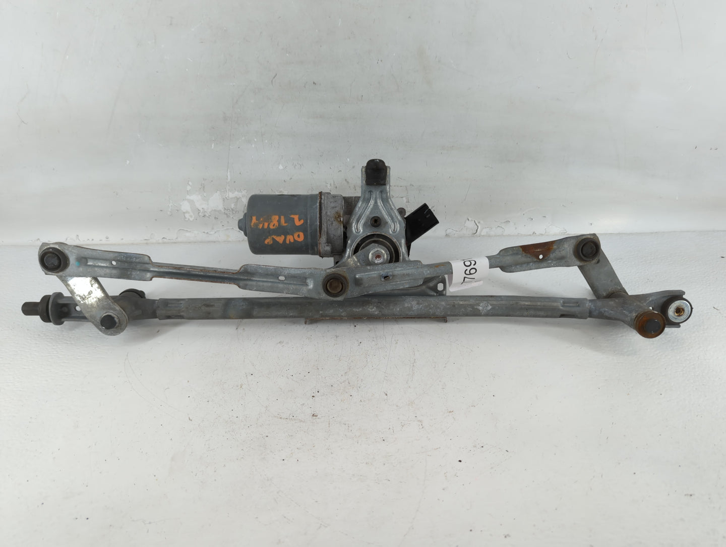 2015 Dodge Caravan Front Windshield Wiper Motor P/N:59990-A-27 E000002572 Fits Fits 2008 2009 2010 2011 2012 2013 2014 2016 