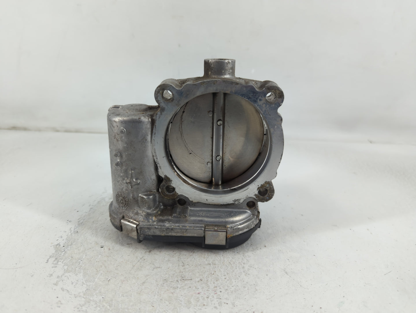 2015 Dodge Caravan Throttle Body P/N:05184349AC Fits Fits 2011 2012 2013 2014 2016 2017 2018 2019 2020 2021 2022 OEM Used Au