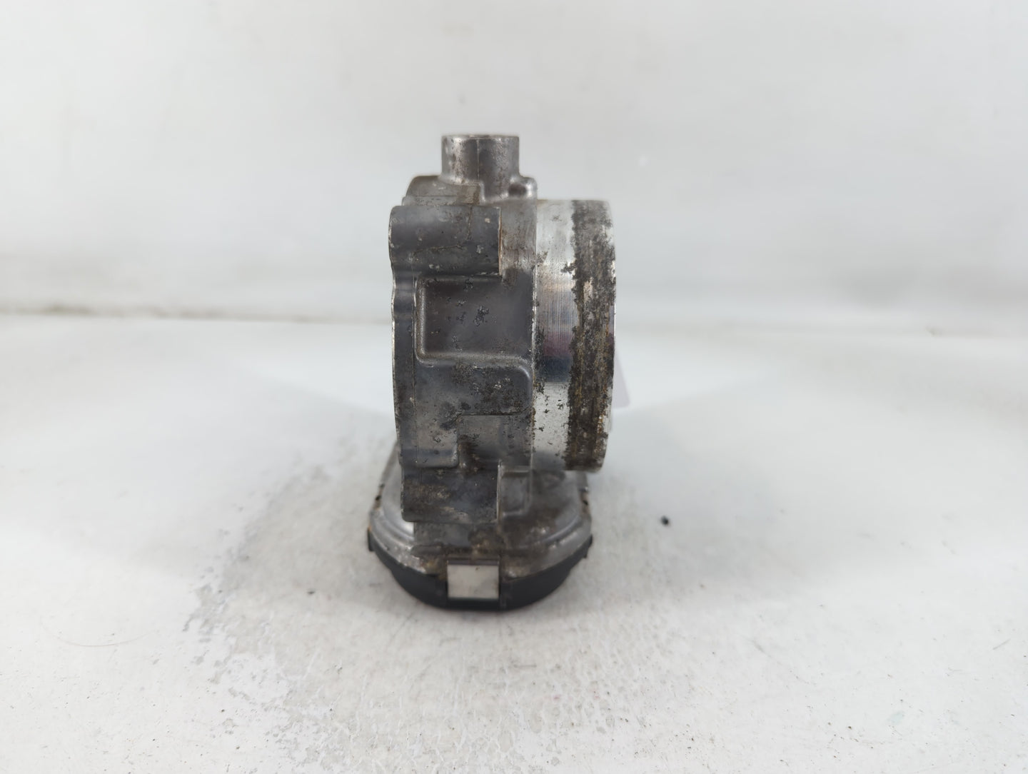 2015 Dodge Caravan Throttle Body P/N:05184349AC Fits Fits 2011 2012 2013 2014 2016 2017 2018 2019 2020 2021 2022 OEM Used Au