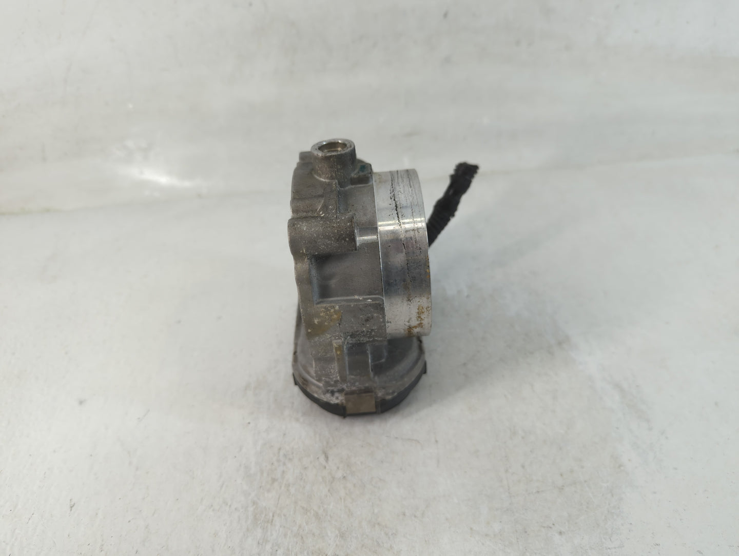 2015 Dodge Caravan Throttle Body P/N:05184349AC Fits Fits 2011 2012 2013 2014 2016 2017 2018 2019 2020 2021 2022 OEM Used Au