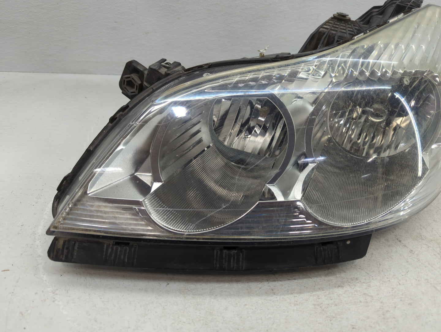 Dodge Caravan Passenger Right Oem Head Light Headlight Lamp - Oemusedautoparts1.com