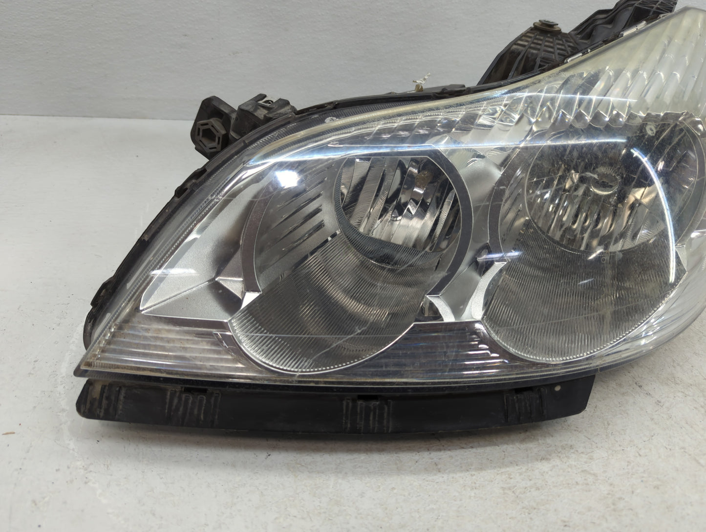 Dodge Caravan Passenger Right Oem Head Light Headlight Lamp - Oemusedautoparts1.com